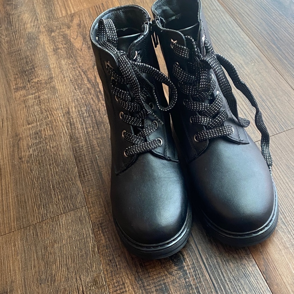 SO Kids Black Boots